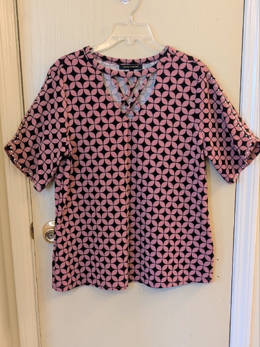 Kathy Ireland Pink & Black Geometric Top Size 1X
